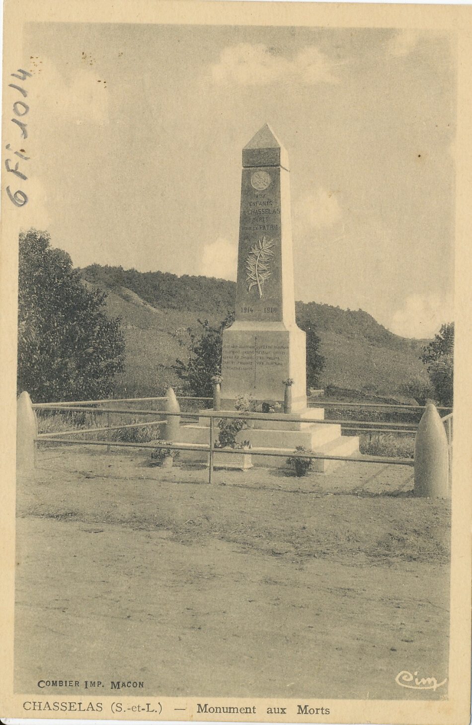 Chasselas. Monument aux morts.