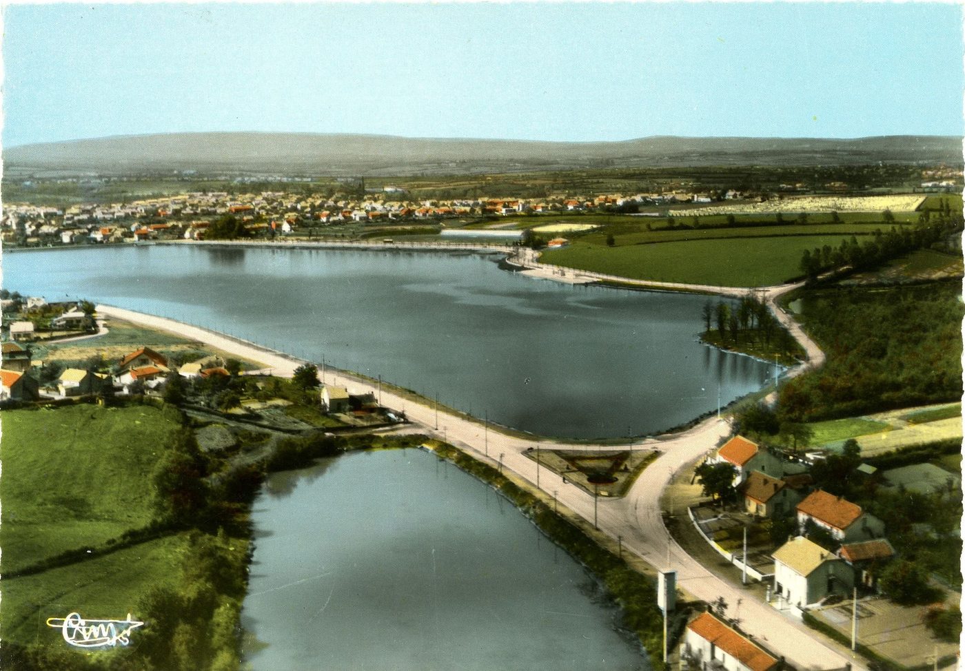 Montceau-les-Mines. Etang du Plessis.
