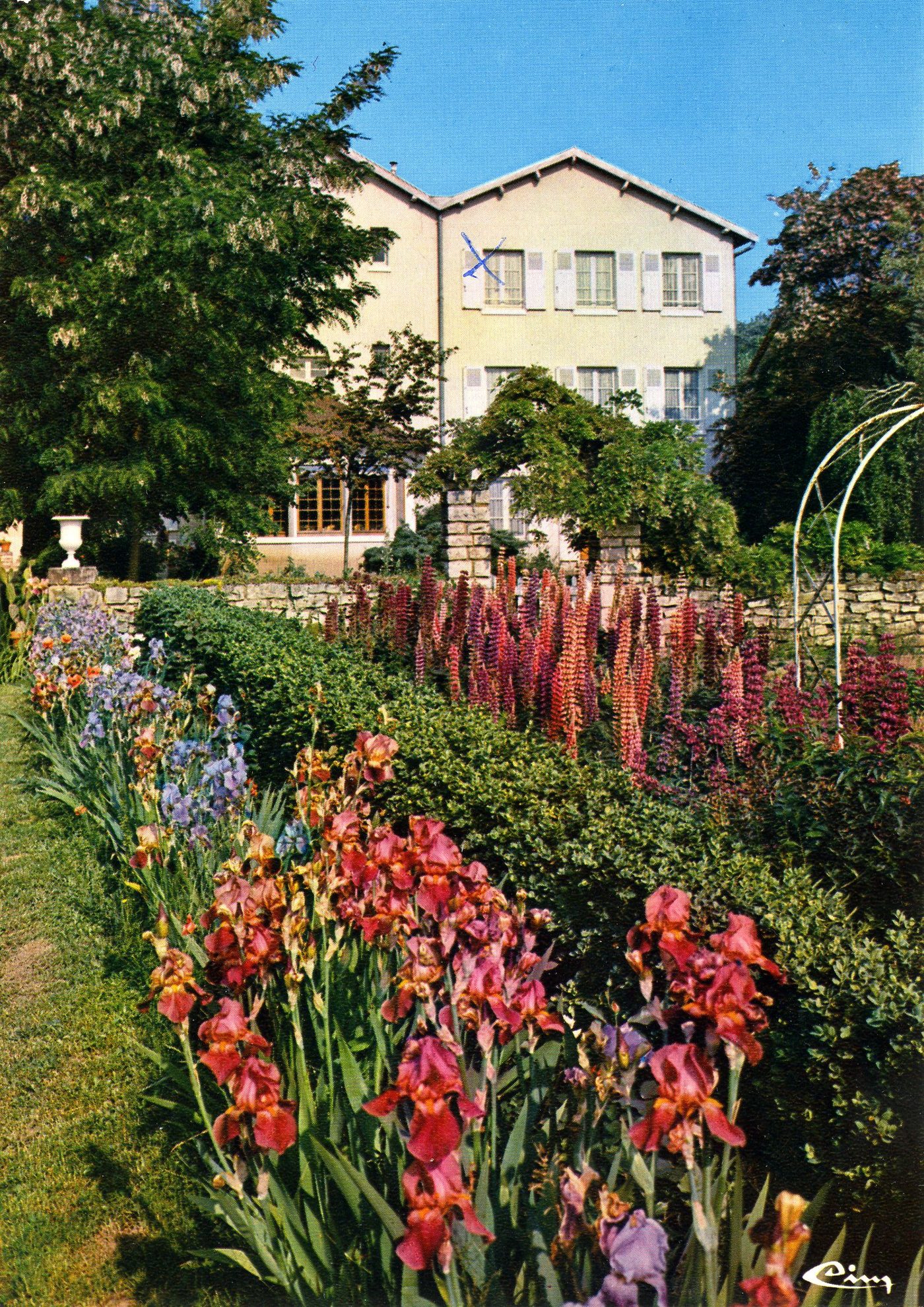 Fleurville. "La Roseraie", maison de repos et de convalescence.