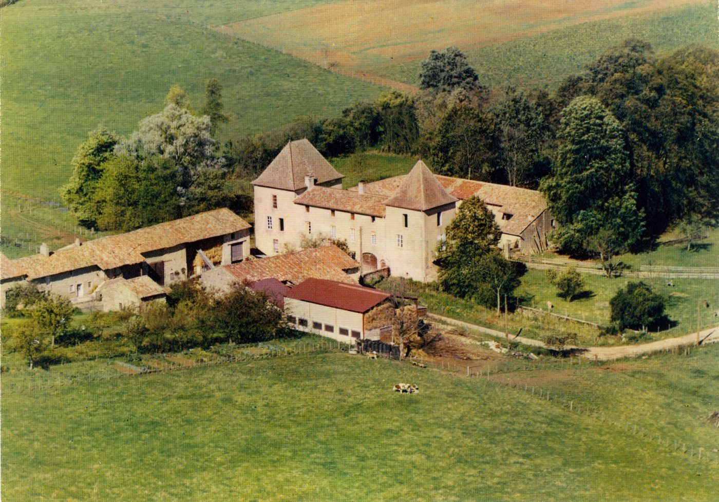 Château de Grenaud (XVIIe s-XVIIIe s). Uchizy. Tournus.