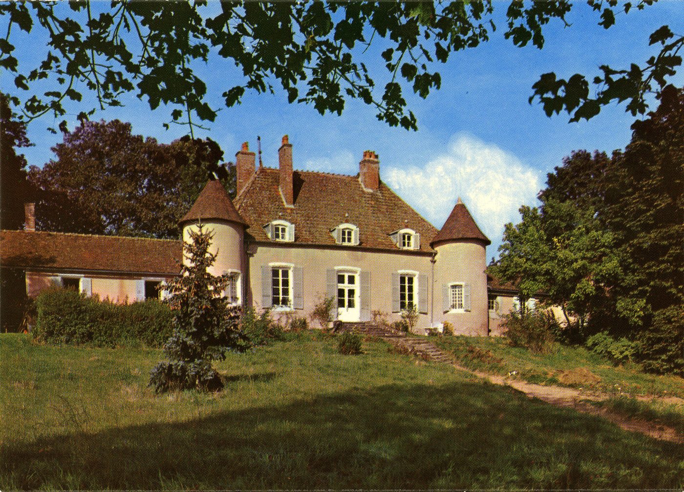 Environs de Lucenay-l'Evêque. Chissey-en-Morvan, La Prée.