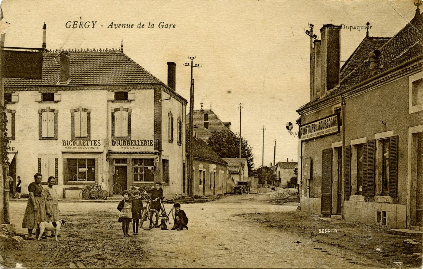 Tournus. Saint-Philibert. Déambulatoire de la Crypte.