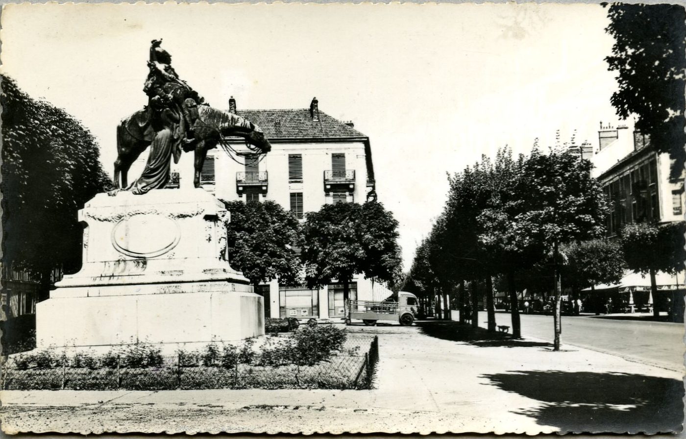 Chalon-sur-Saône. Monument de la guerre de 1870.
