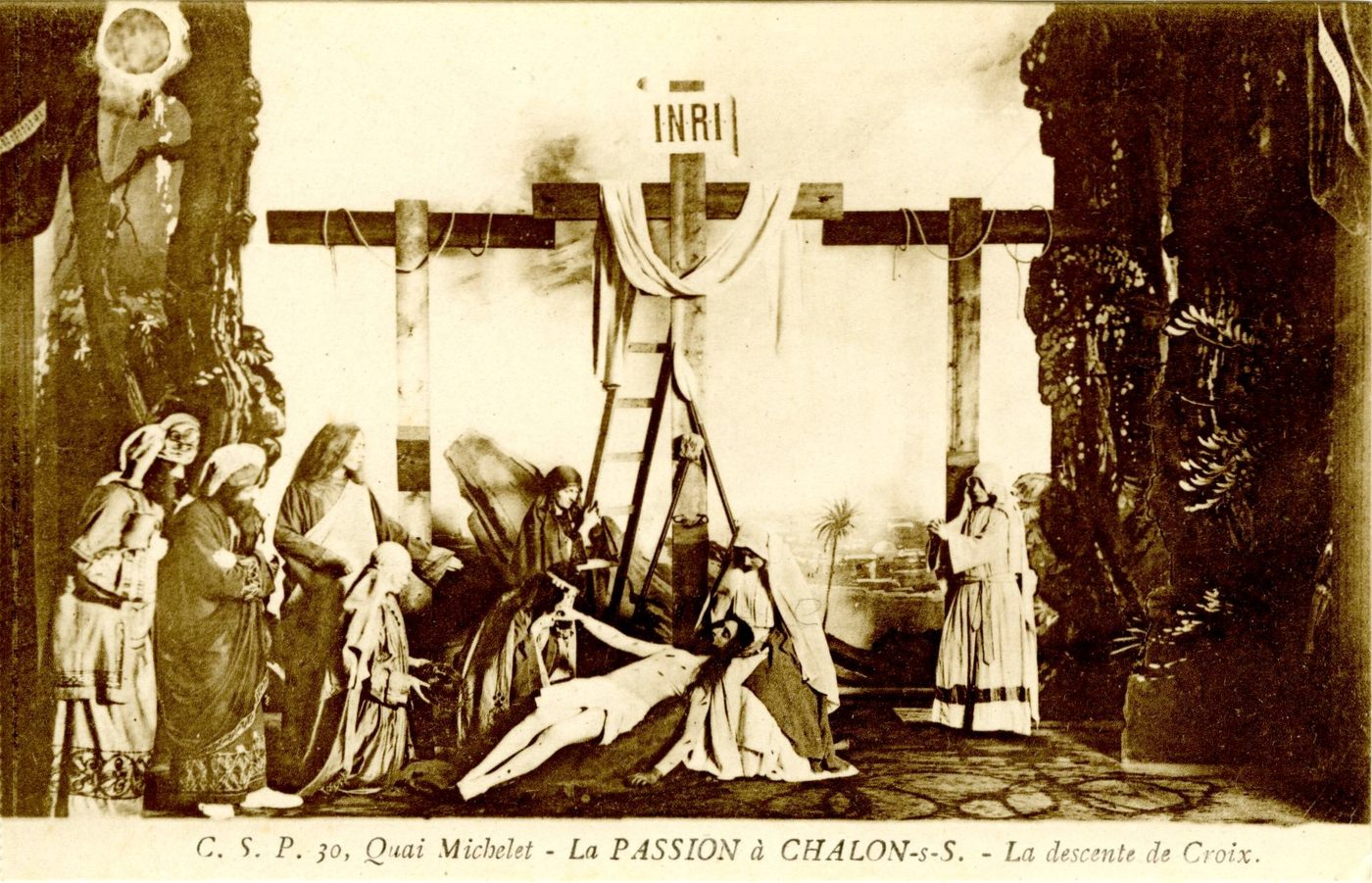CSP, 30 quai Michelet, Chalon-sur-Saône. La Passion, la descente de Croix.