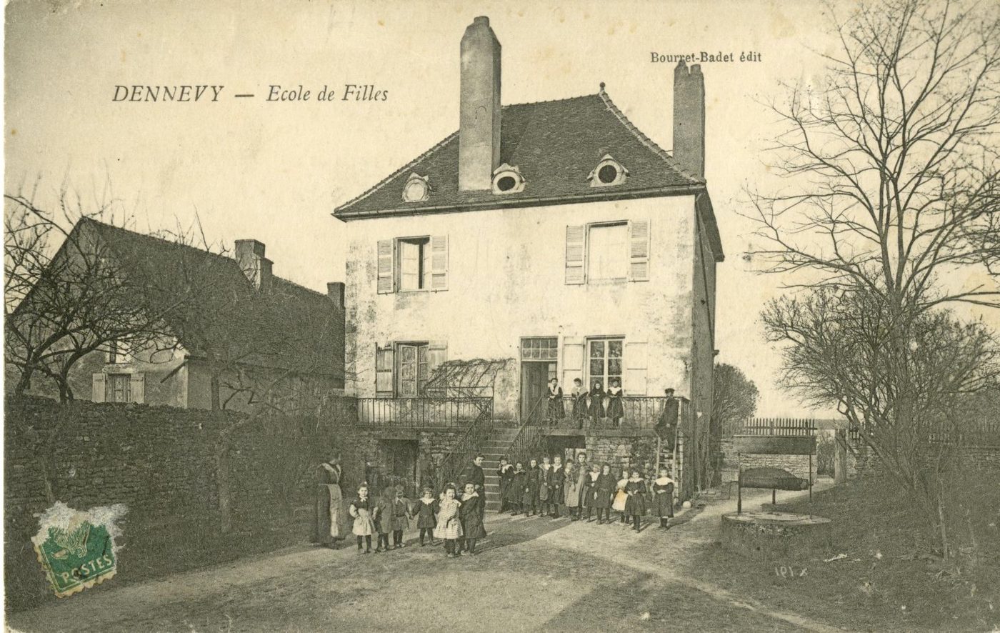 Dennevy (Saône-et-Loire).- Ecole de filles.