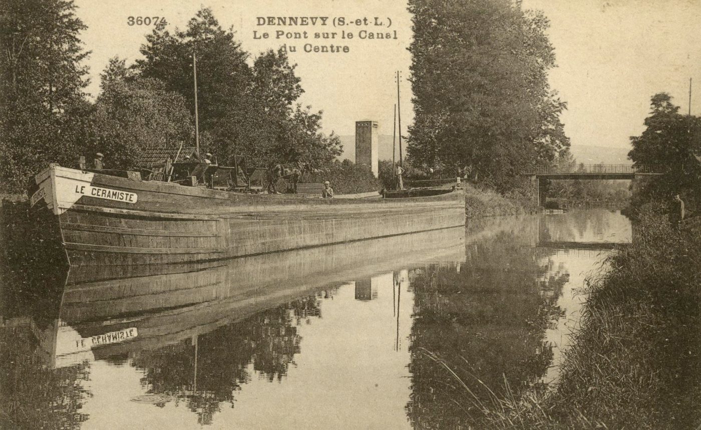 Dennevy (Saône-et-Loire).- Le pont sur le canal du Centre.