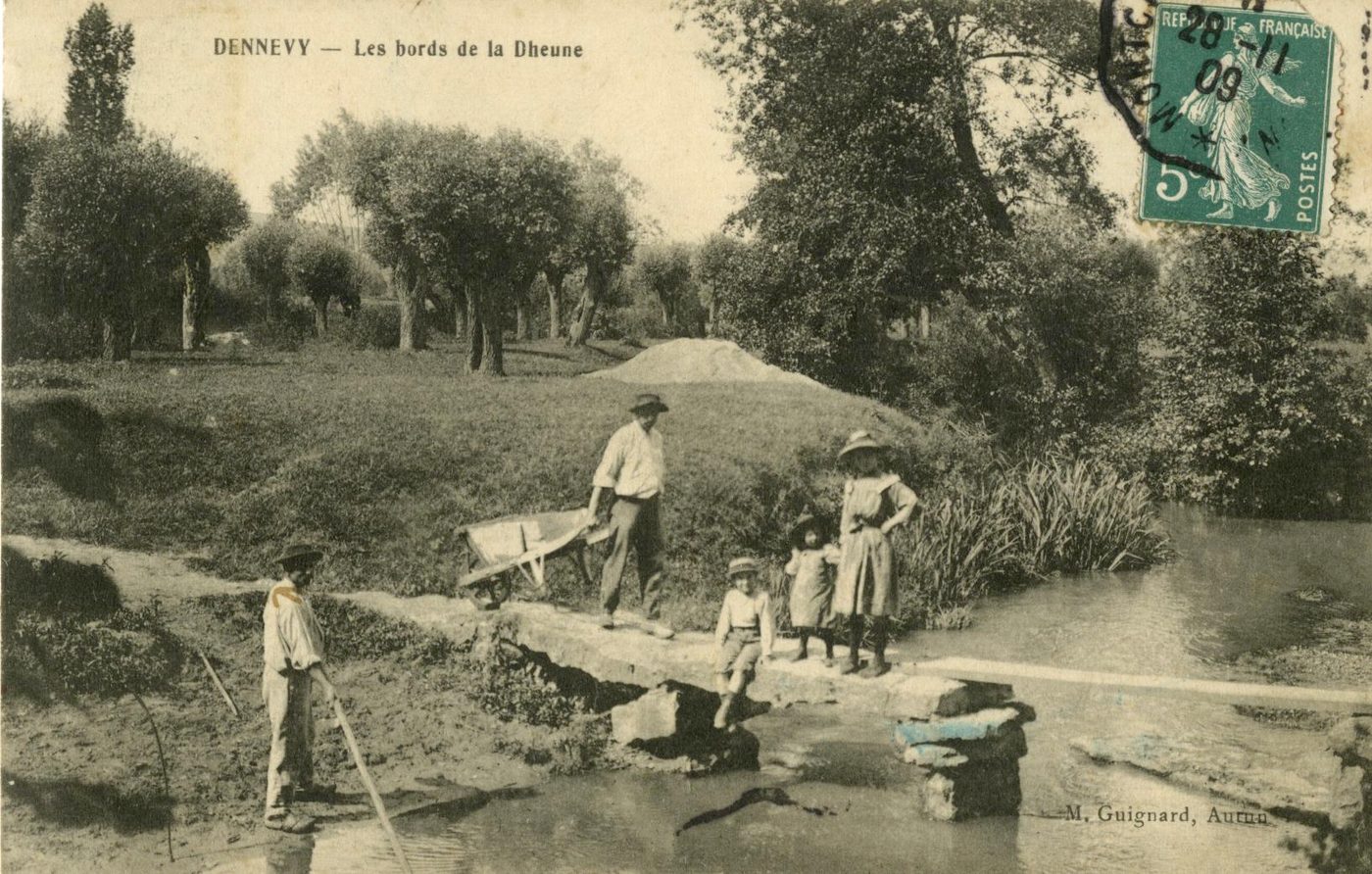 Dennevy (Saône-et-Loire).- Les bords de la Dheune.