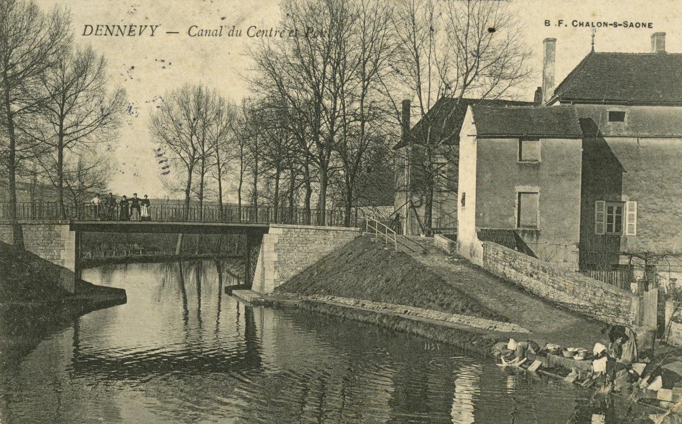 Dennevy (Saône-et-Loire).- Canal du Centre et pont.