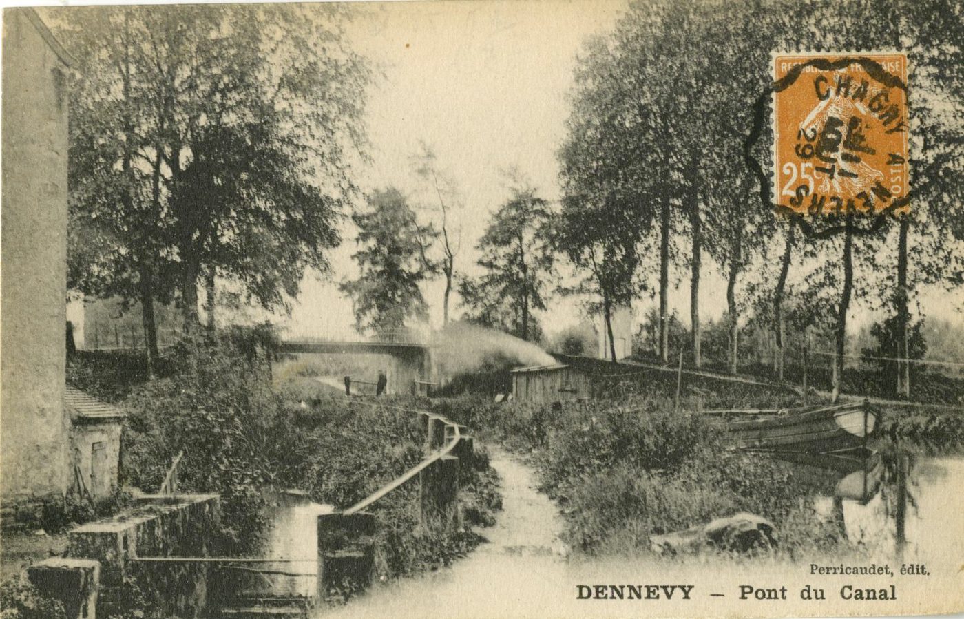 Dennevy (Saône-et-Loire).- Pont du canal.