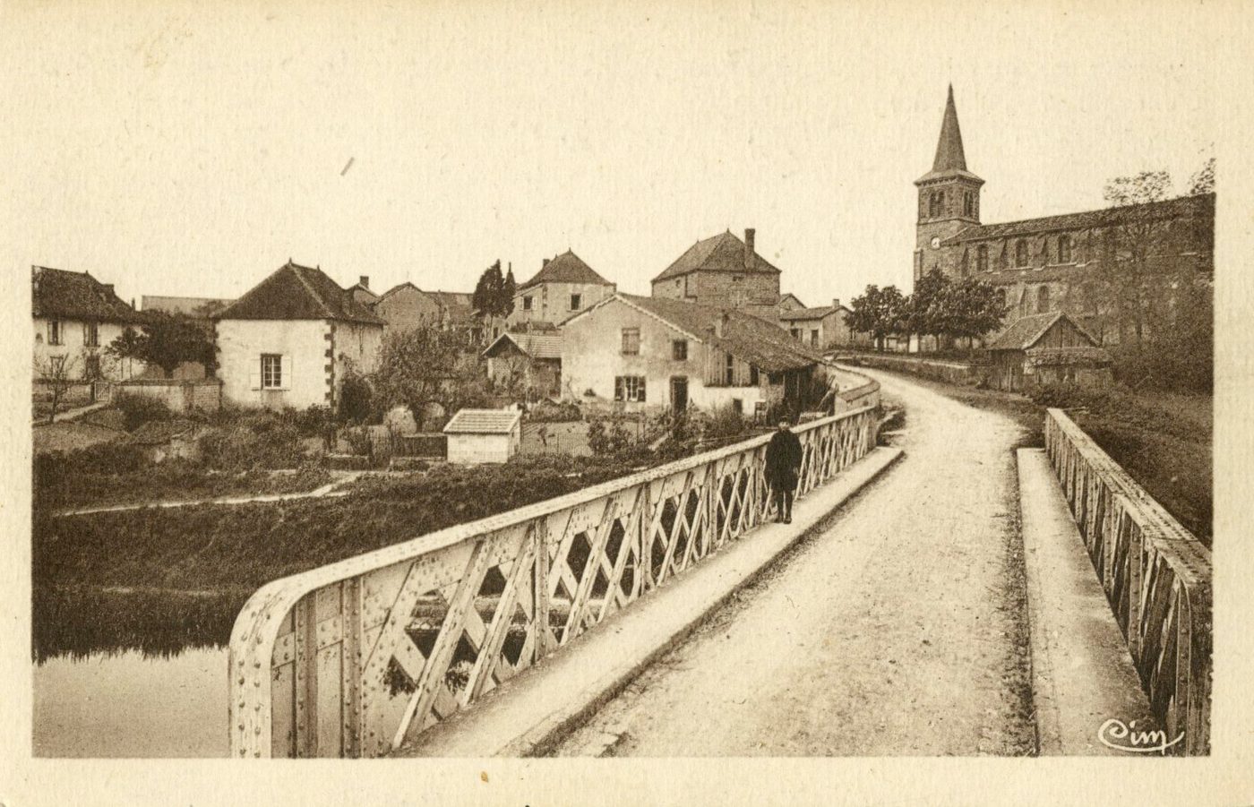 Artaix (Saône-et-Loire).- Vue générale du Bourg.