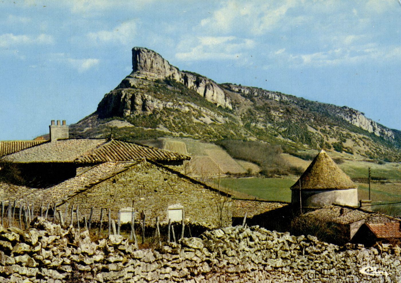 Les environs de Mâcon, Solutré (Saône-et-Loire).- "La Roche".