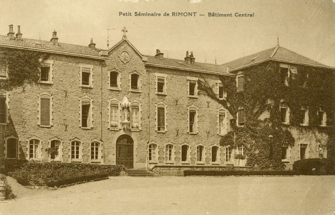 Petit séminaire de Rimont (Saône-et-Loire).- Bâtiment central.