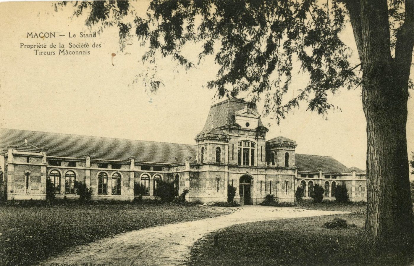 Mâcon (Saône-et-Loire).- Le Stand.
