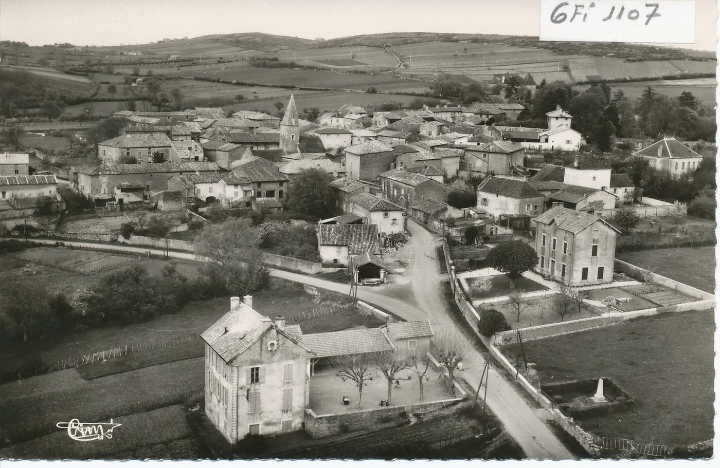 Chevagny-les-Chevrières. Vue générale aérienne.