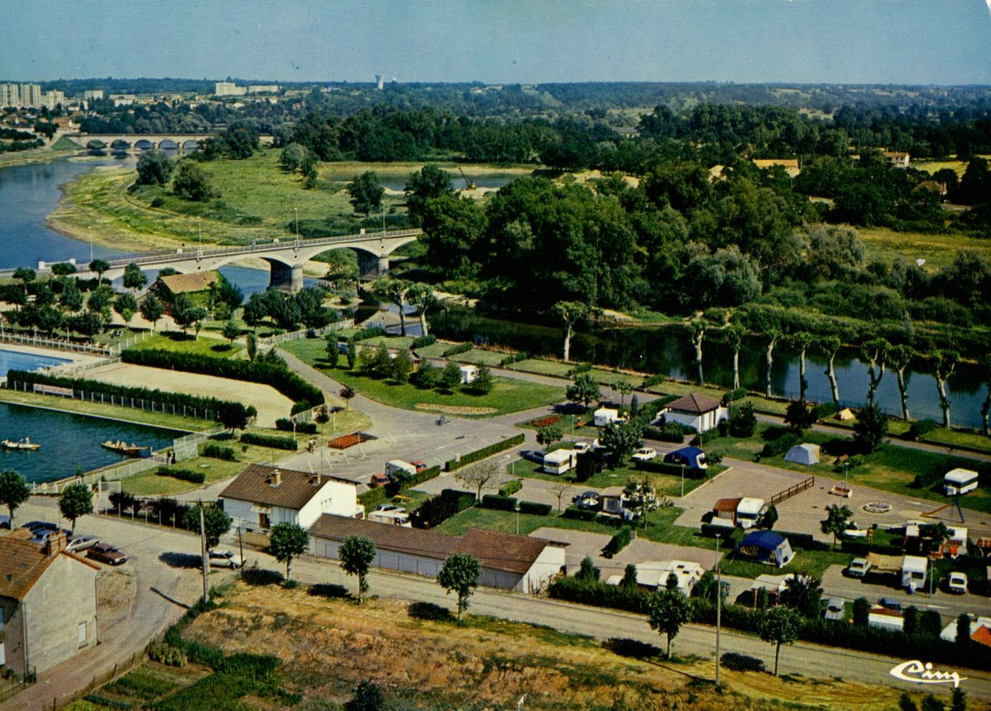 Digoin (Saône-et-Loire).- Vue aérienne.