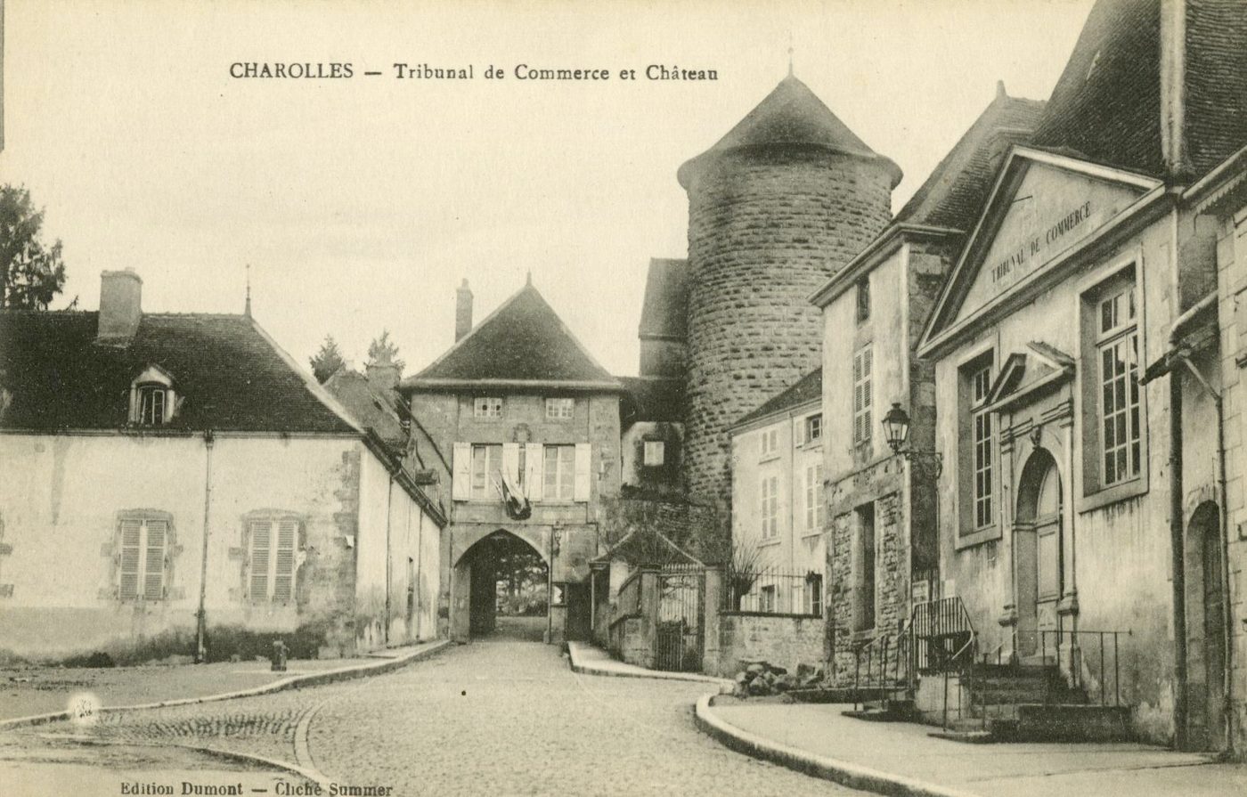 Charolles (Saône-et-Loire).- Tribunal de commerce et château.