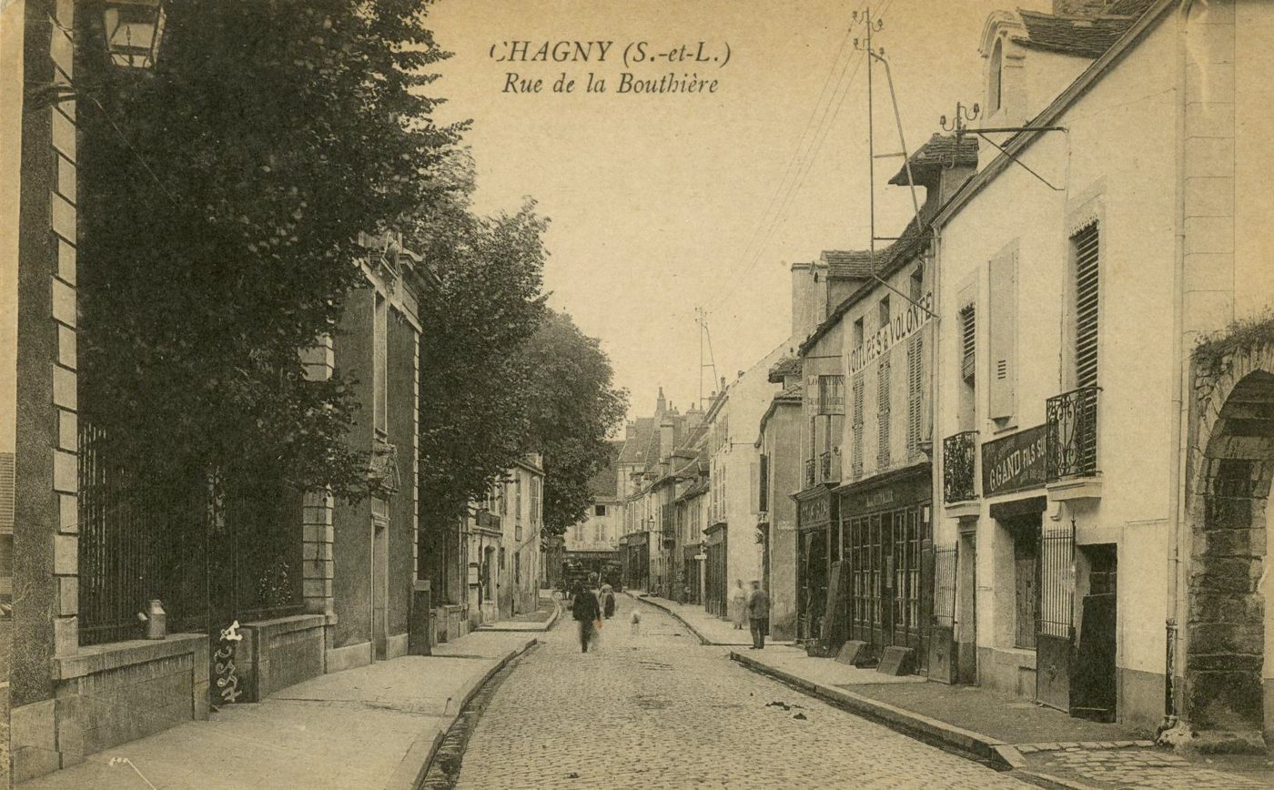 Chagny (Saône-et-Loire).- Rue de la Bouthière.