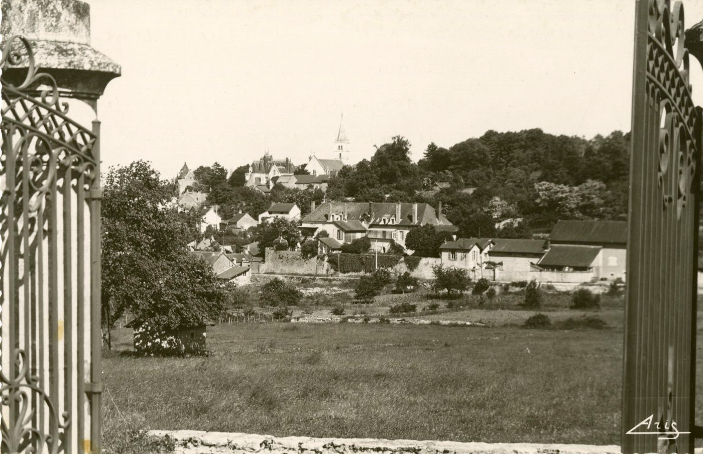 83. Rully (Saône-et-Loire).- Vue partielle.