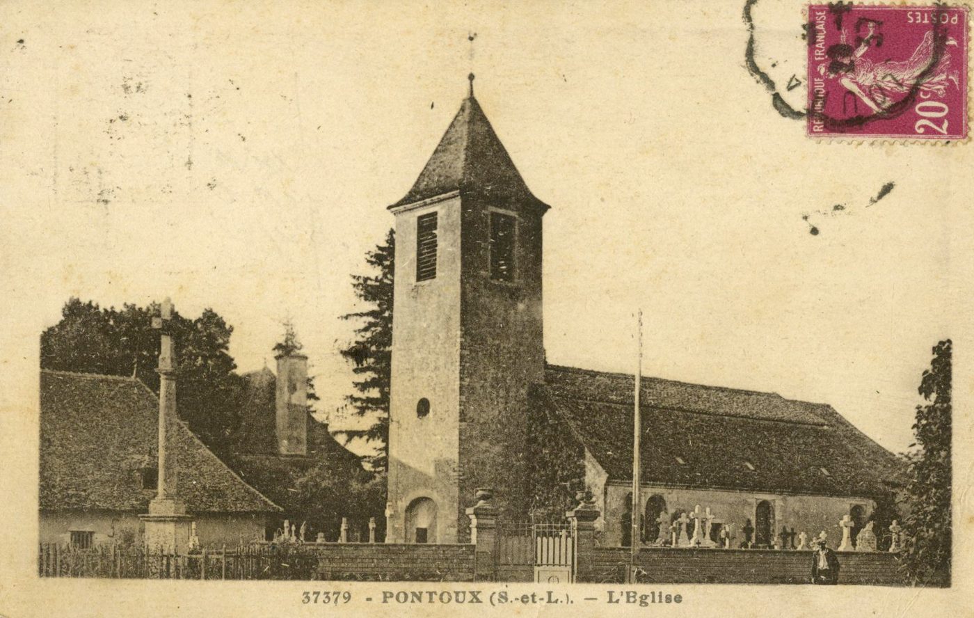 37379. Pontoux (Saône-et-Loire).- L'église.