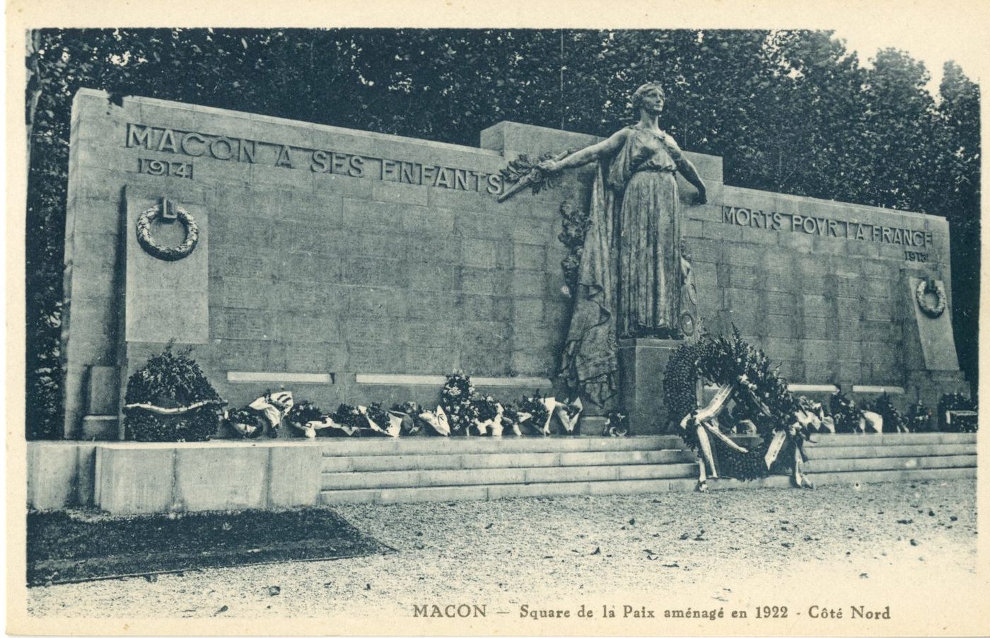 Mâcon (Saône-et-Loire).- Square de la Paix aménagée en 1992 - Côté Nord.