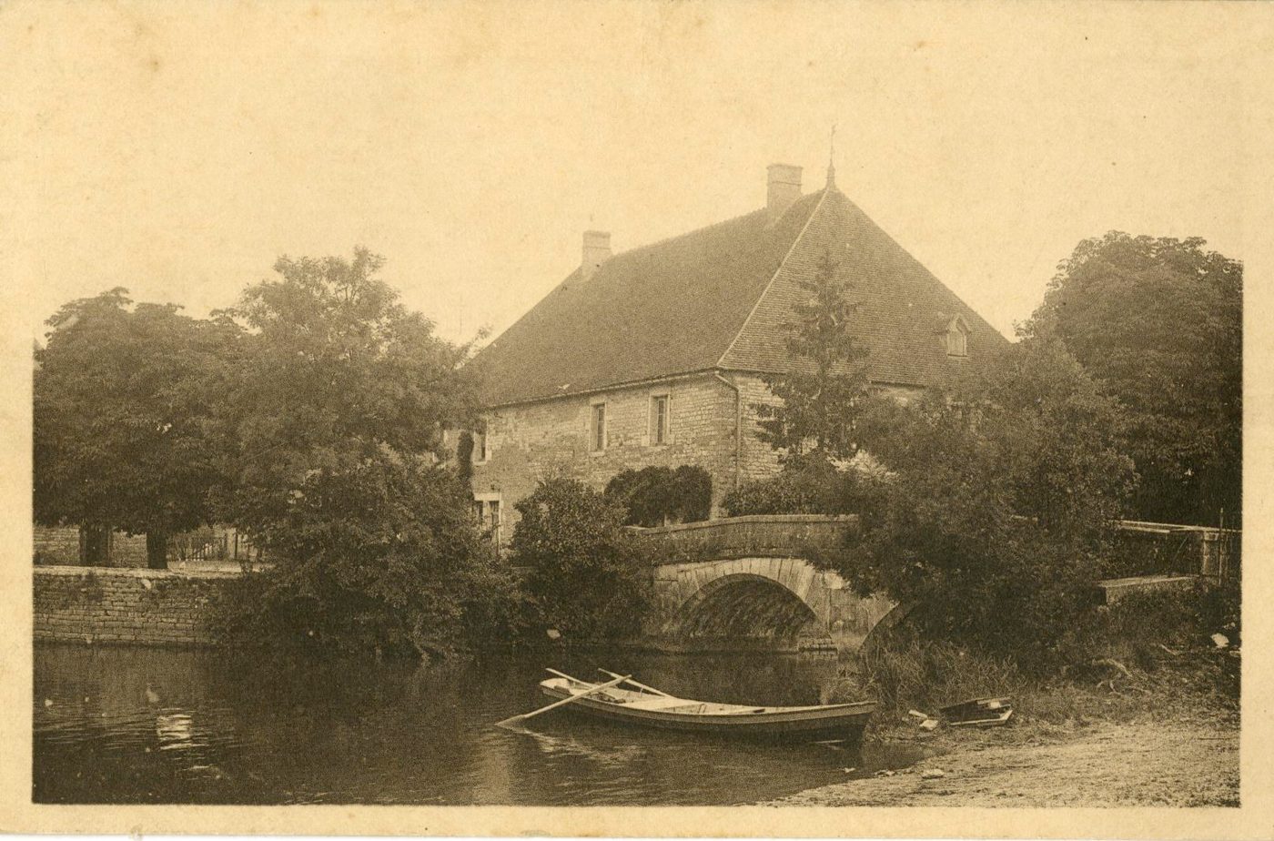 Saint-Ambreuil (Saône-et-Loire).- Ferme de la Vesvre.
