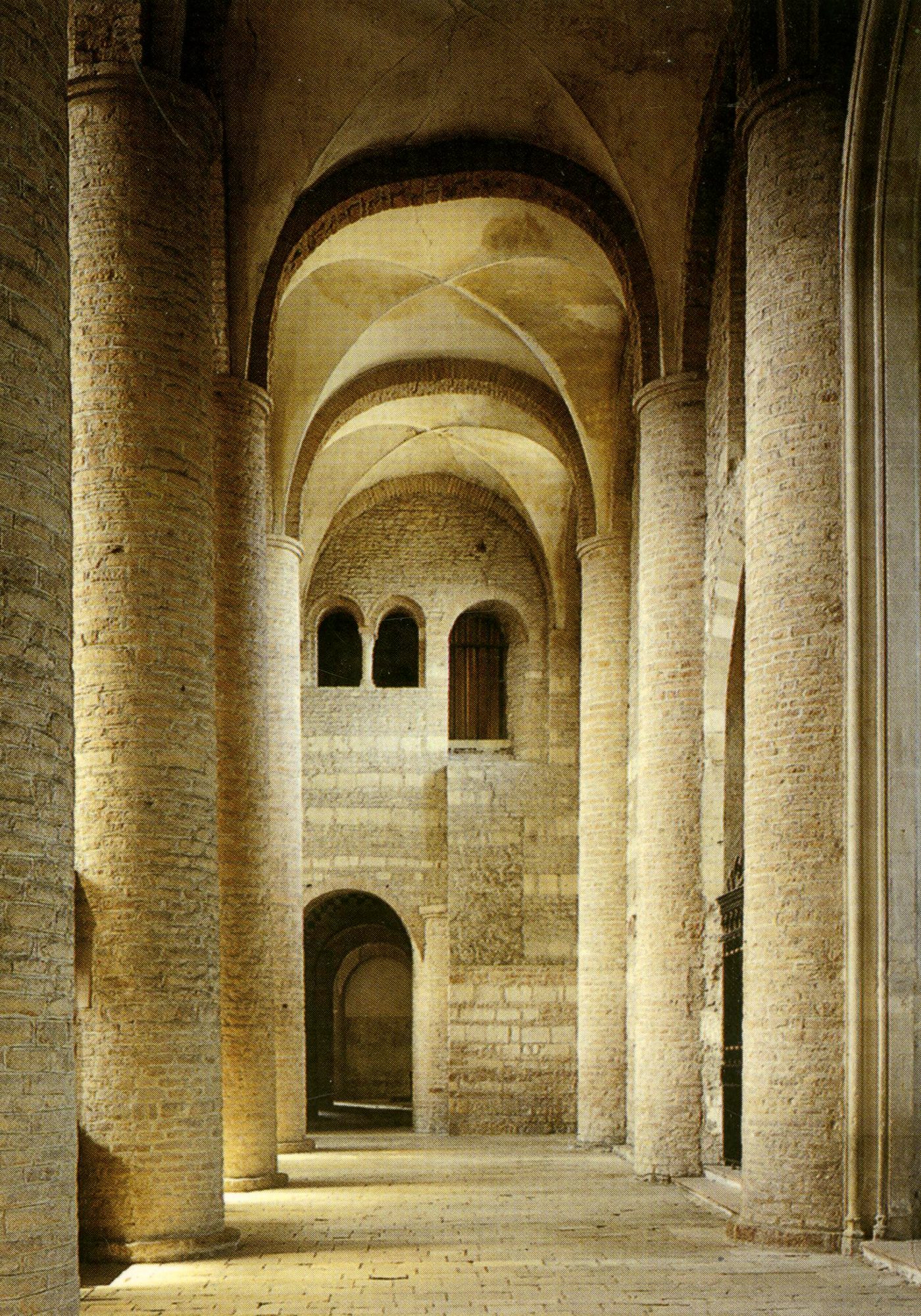 Tournus (Saône-et-Loire).- Abbaye Saint-Philibert (X à XIIe siècle).