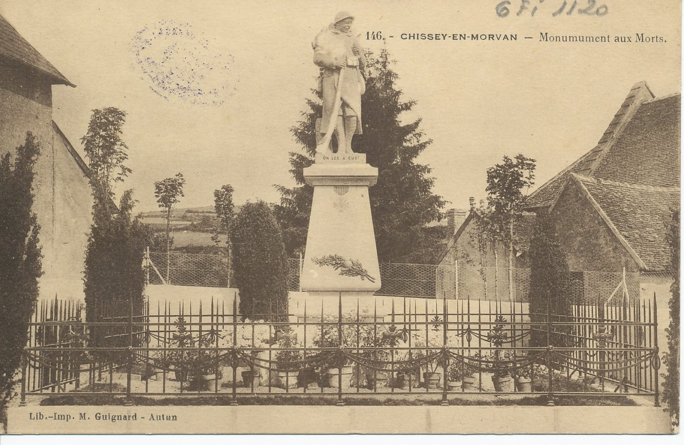 Chissey-en-Morvan. Monument aux morts.