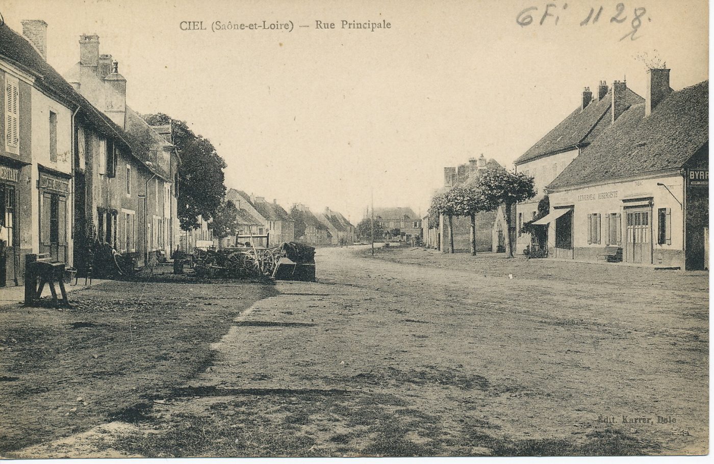 Ciel. Rue principale.