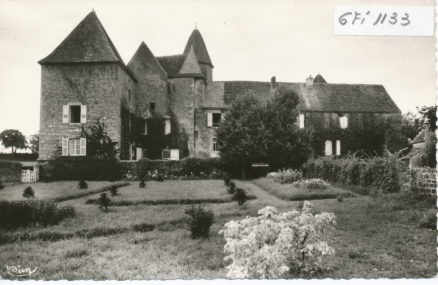 Ciry-le-Noble. Château du Sauvement.
