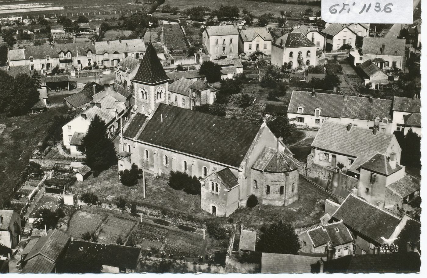En avion au dessus de ... Ciry-le-Noble. L'église.