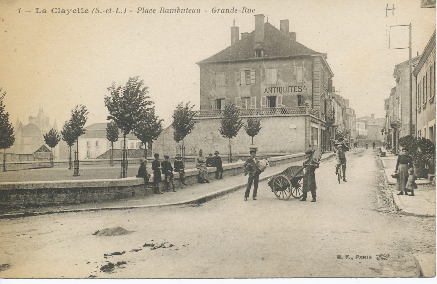 La Clayette. Place Rambuteau. Grande Rue.