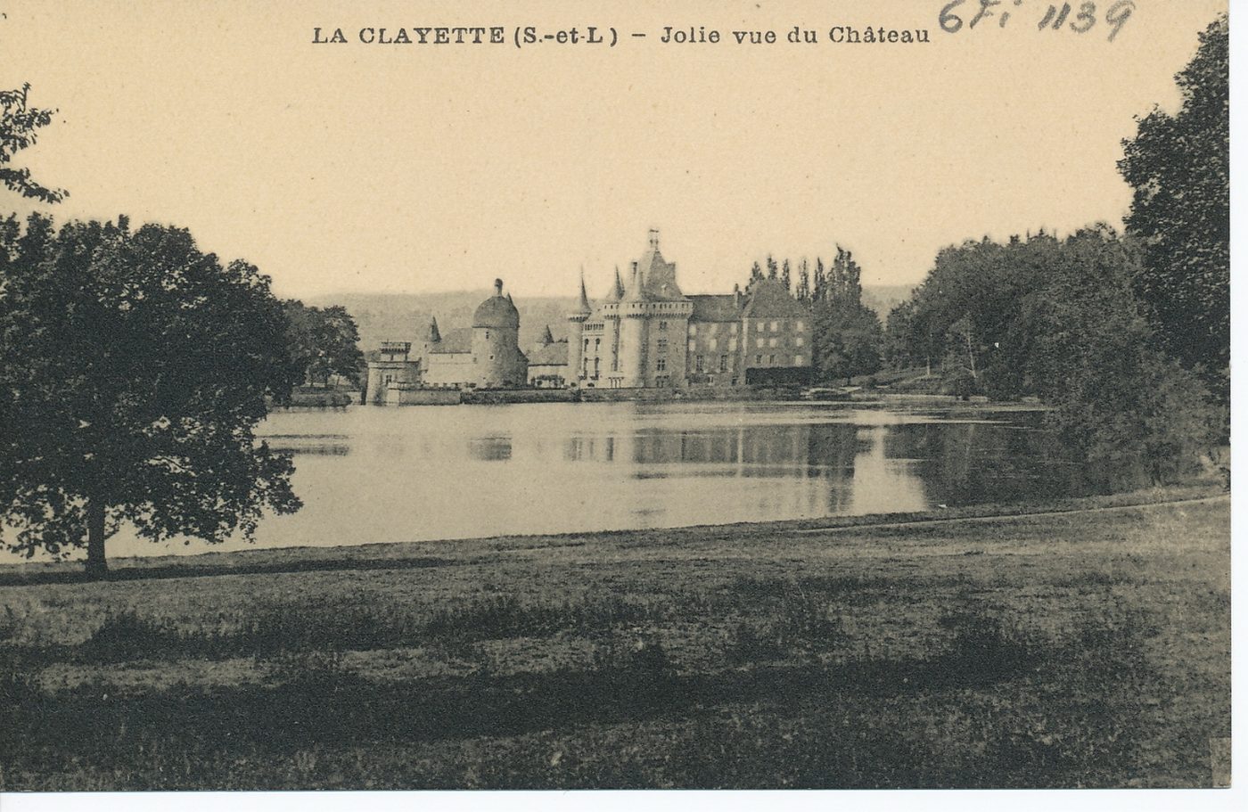 La Clayette. Jolie vue du château.