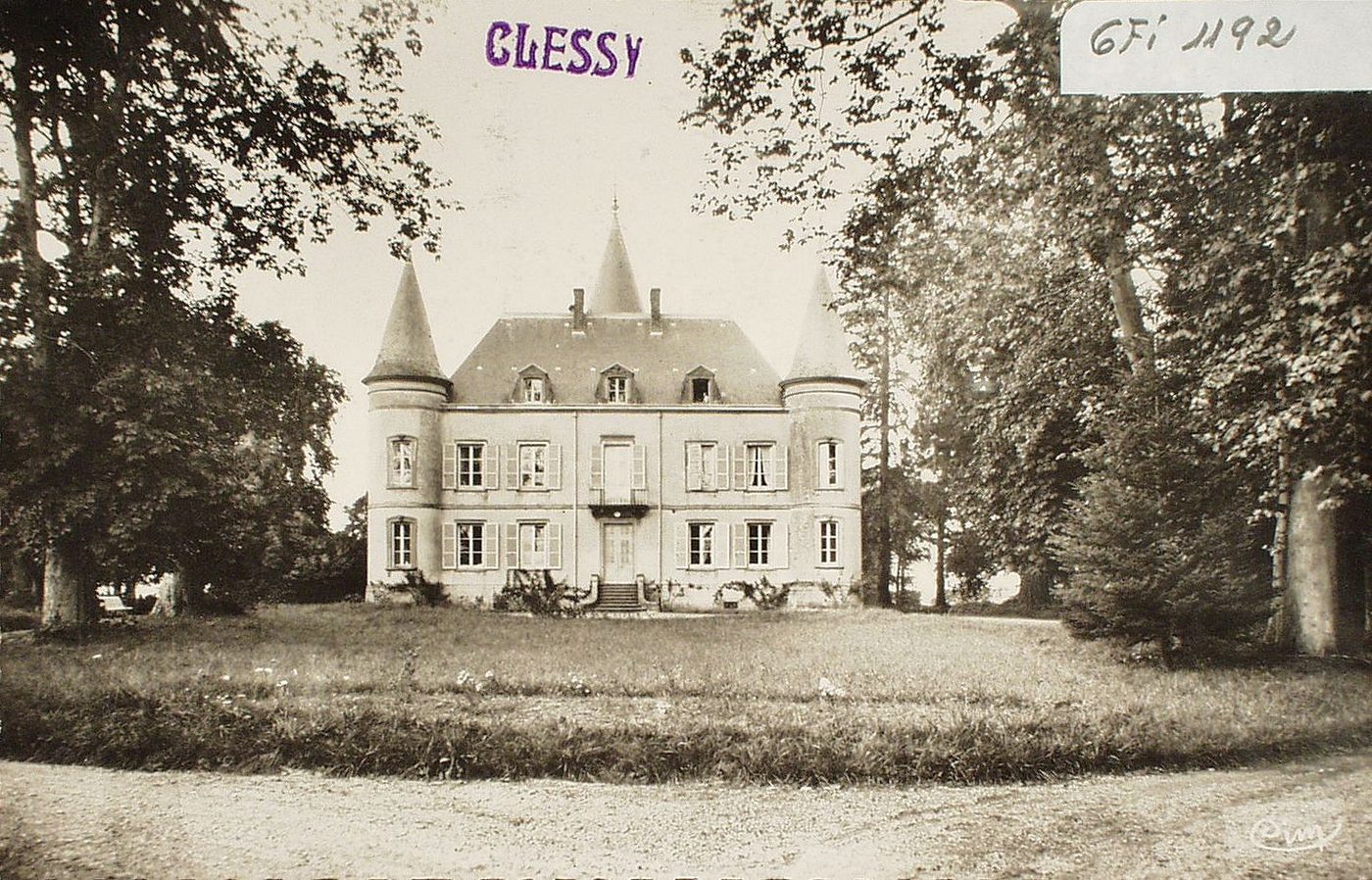 Clessy. Le château.
