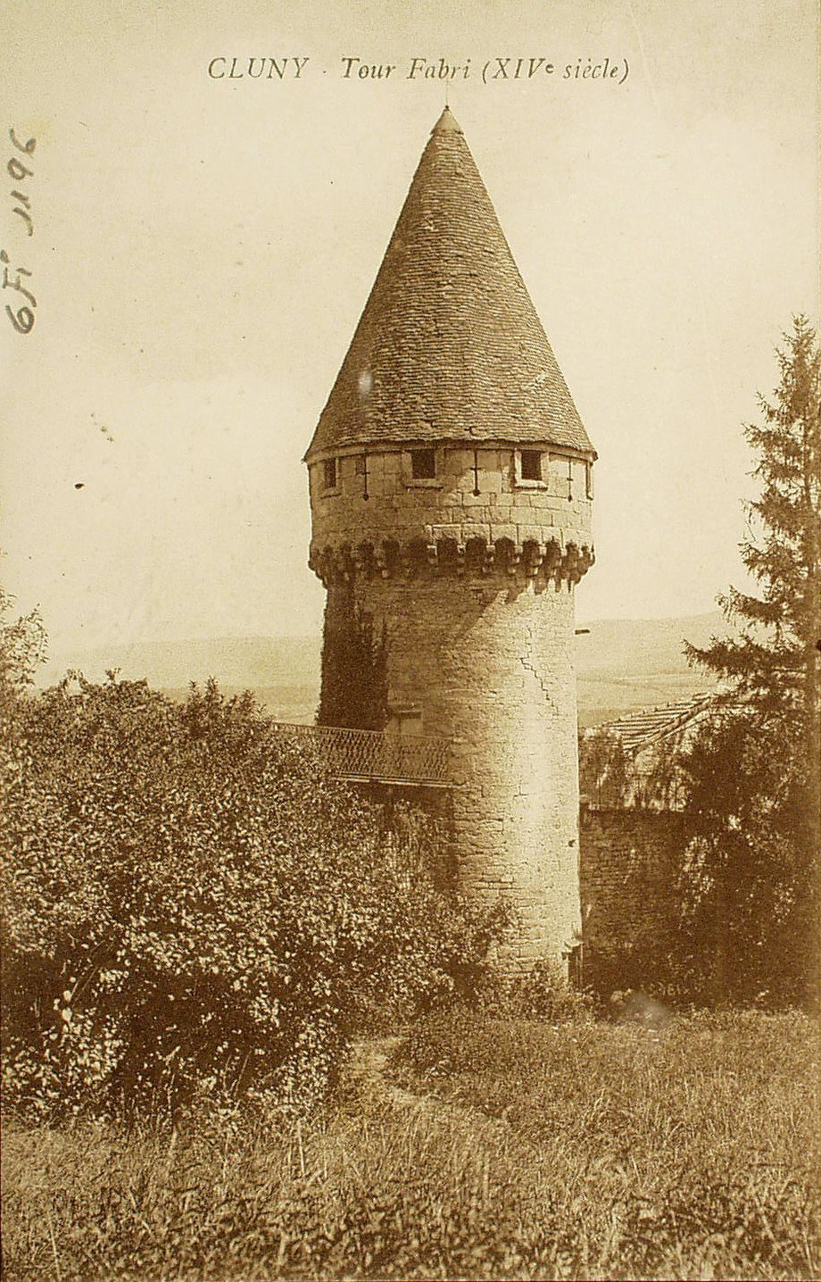 Cluny. Tour Fabri (XIVe s.).
