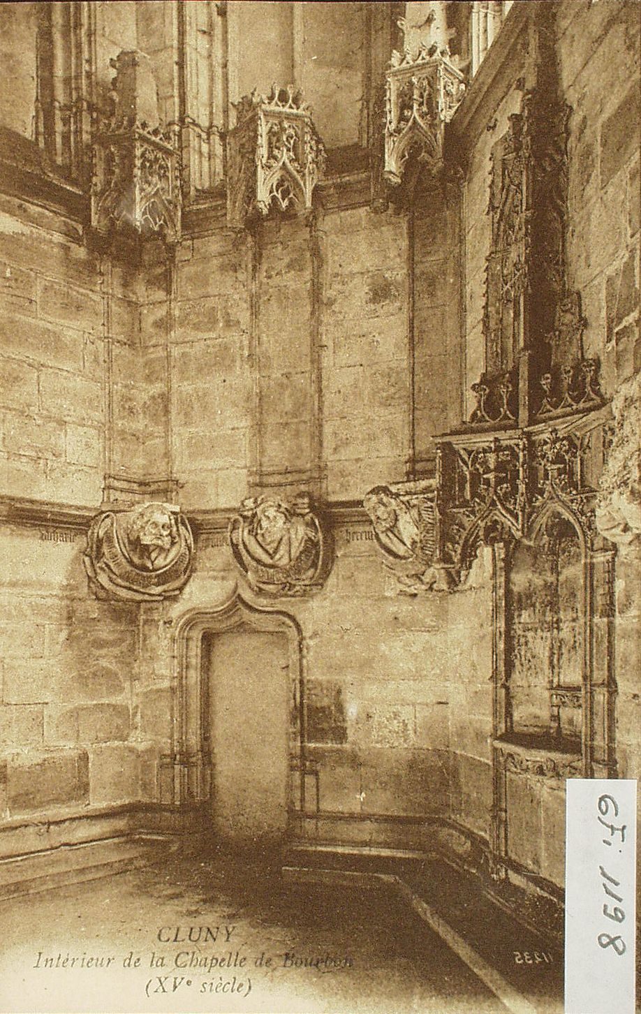 Cluny. Intérieur de la chapelle de Bourbon (XVe s.)