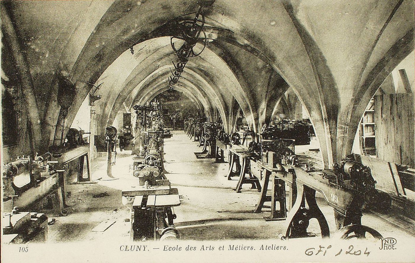 Cluny. Ecole des arts et métiers. Ateliers.