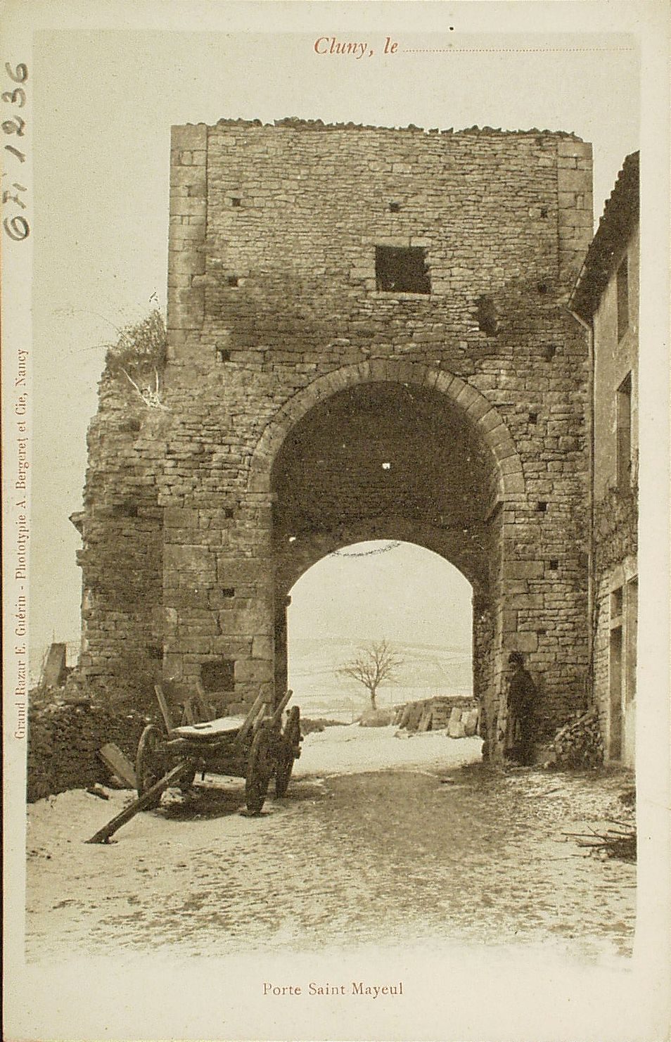 Cluny. Porte Saint-Mayeul.