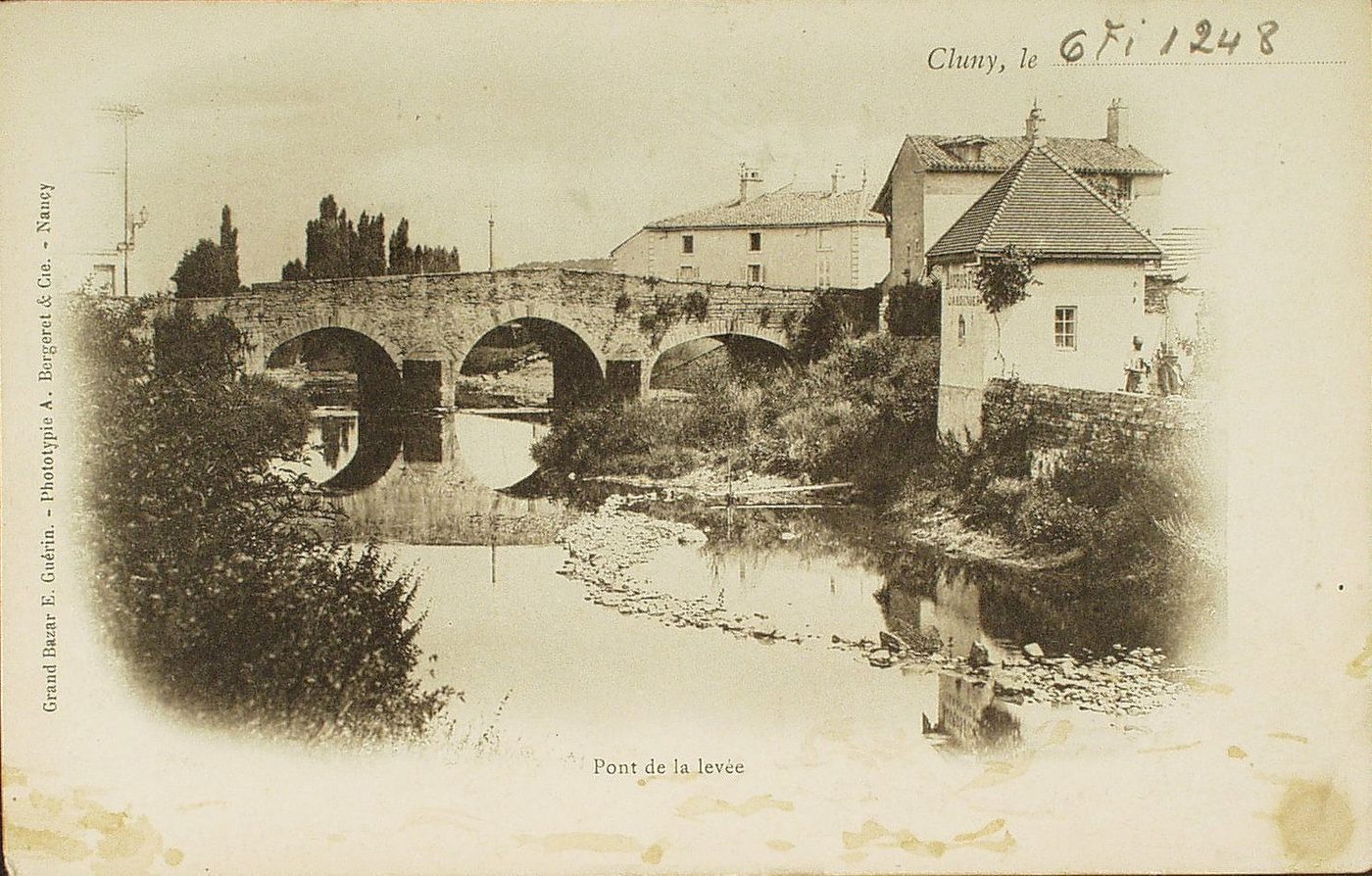 Cluny. Pont de la Levée.