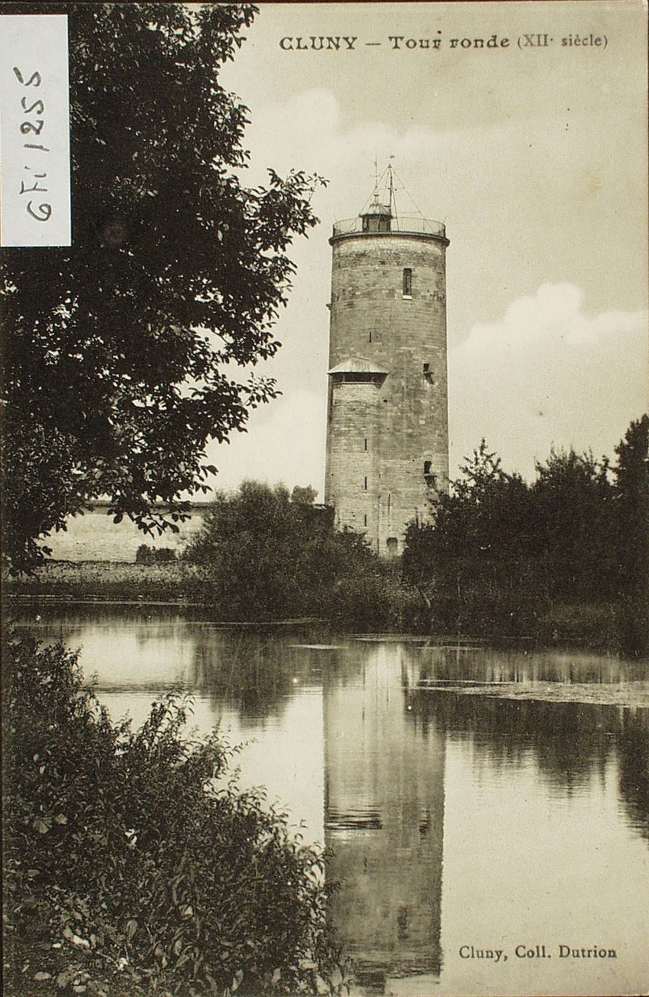 Cluny. Tour ronde (XIIe s.).