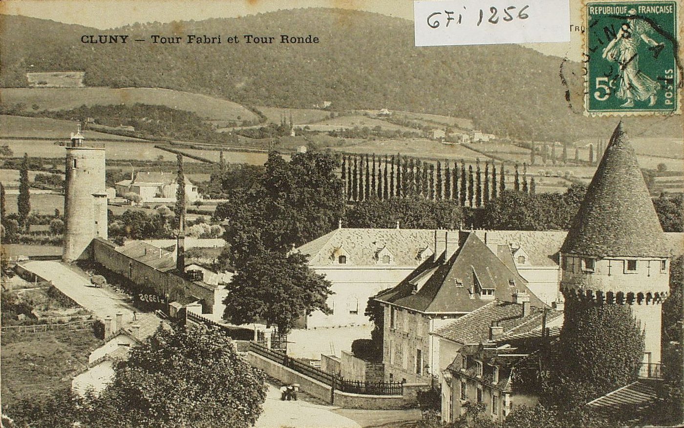 Cluny. Tour Fabri et Tour ronde.