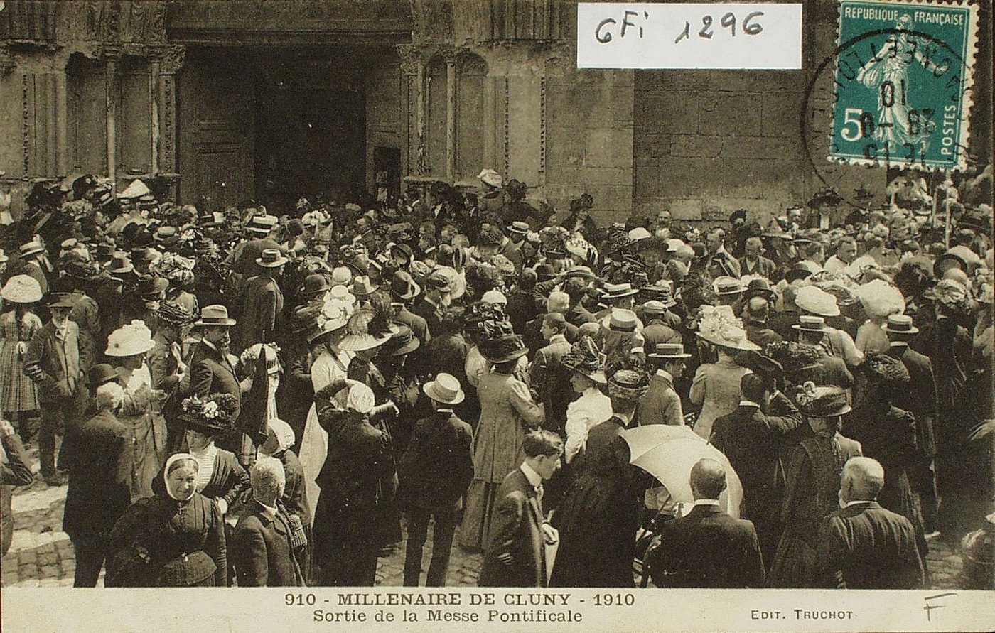 Millénaire de Cluny. 1910. Sortie de la messe pontificale.