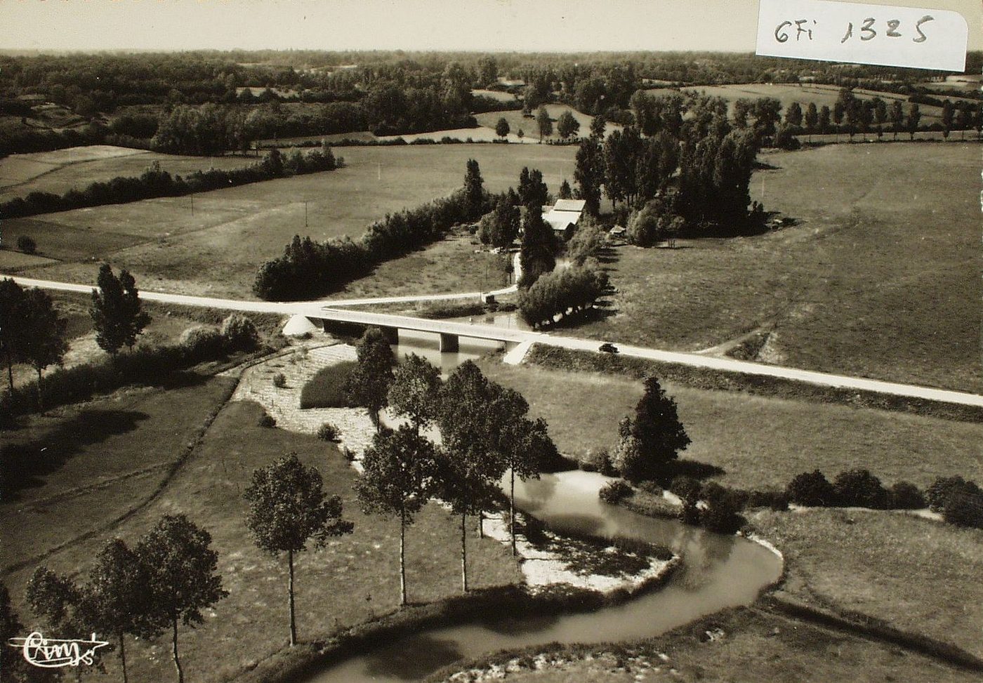 Condal. Le pont du Solnan. Vue aérienne.