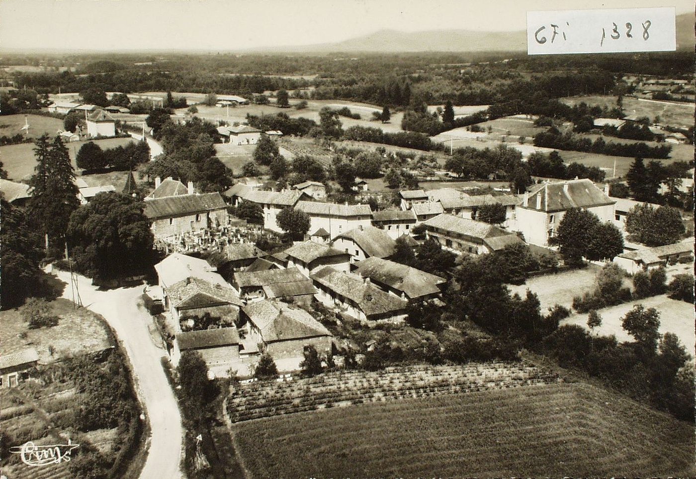 Condal. Le Bourg. Vue aérienne.