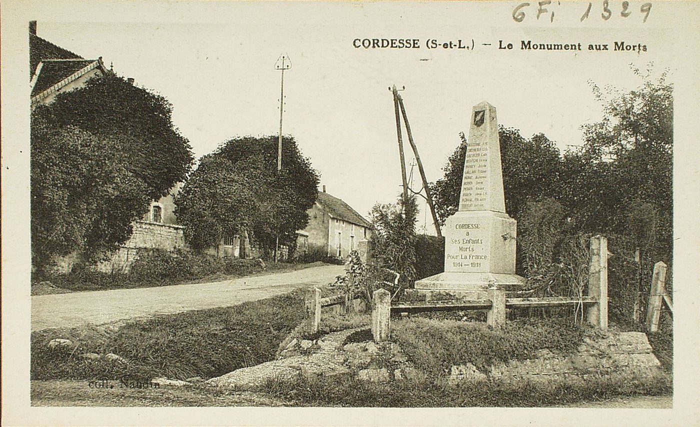 Cordesse. Le monument aux morts.
