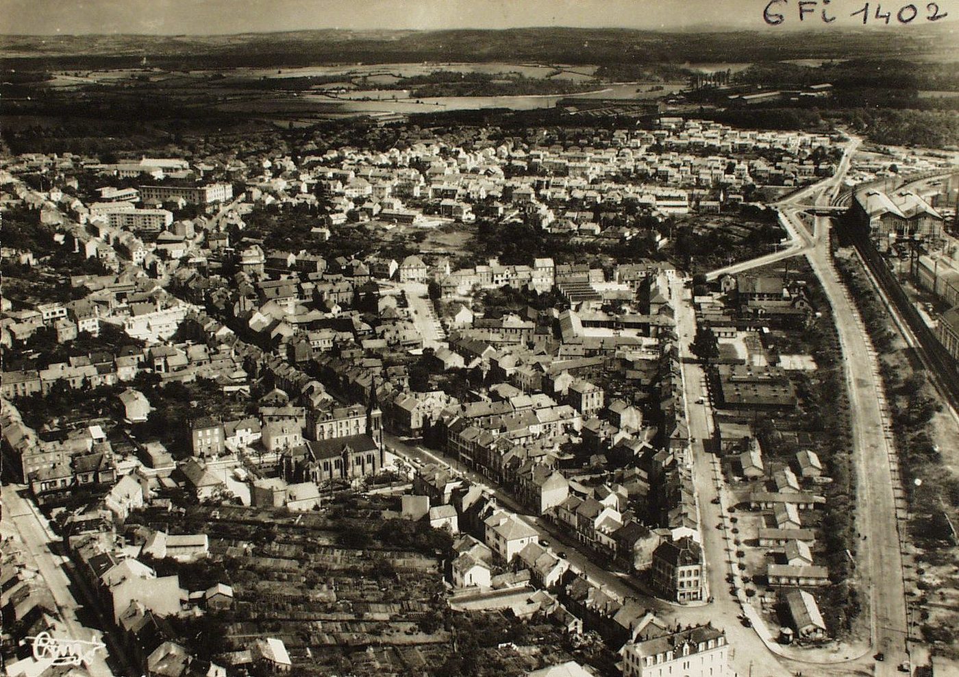 Le Creusot. Vue générale aérienne. Quartier Saint-Charles.