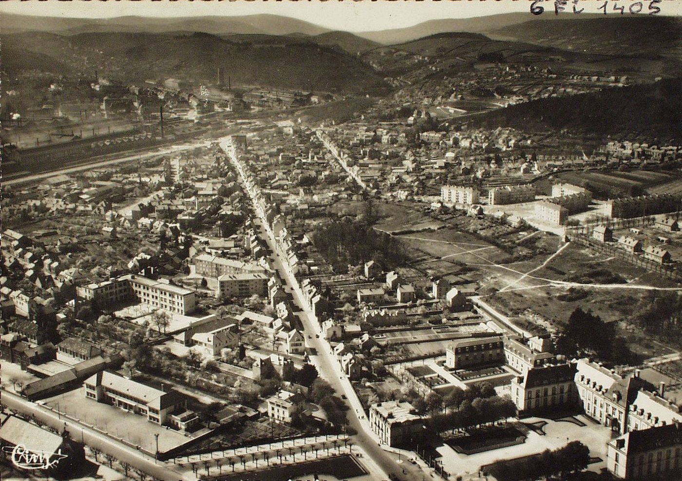 Le Creusot. Vue générale aérienne du Creusot.