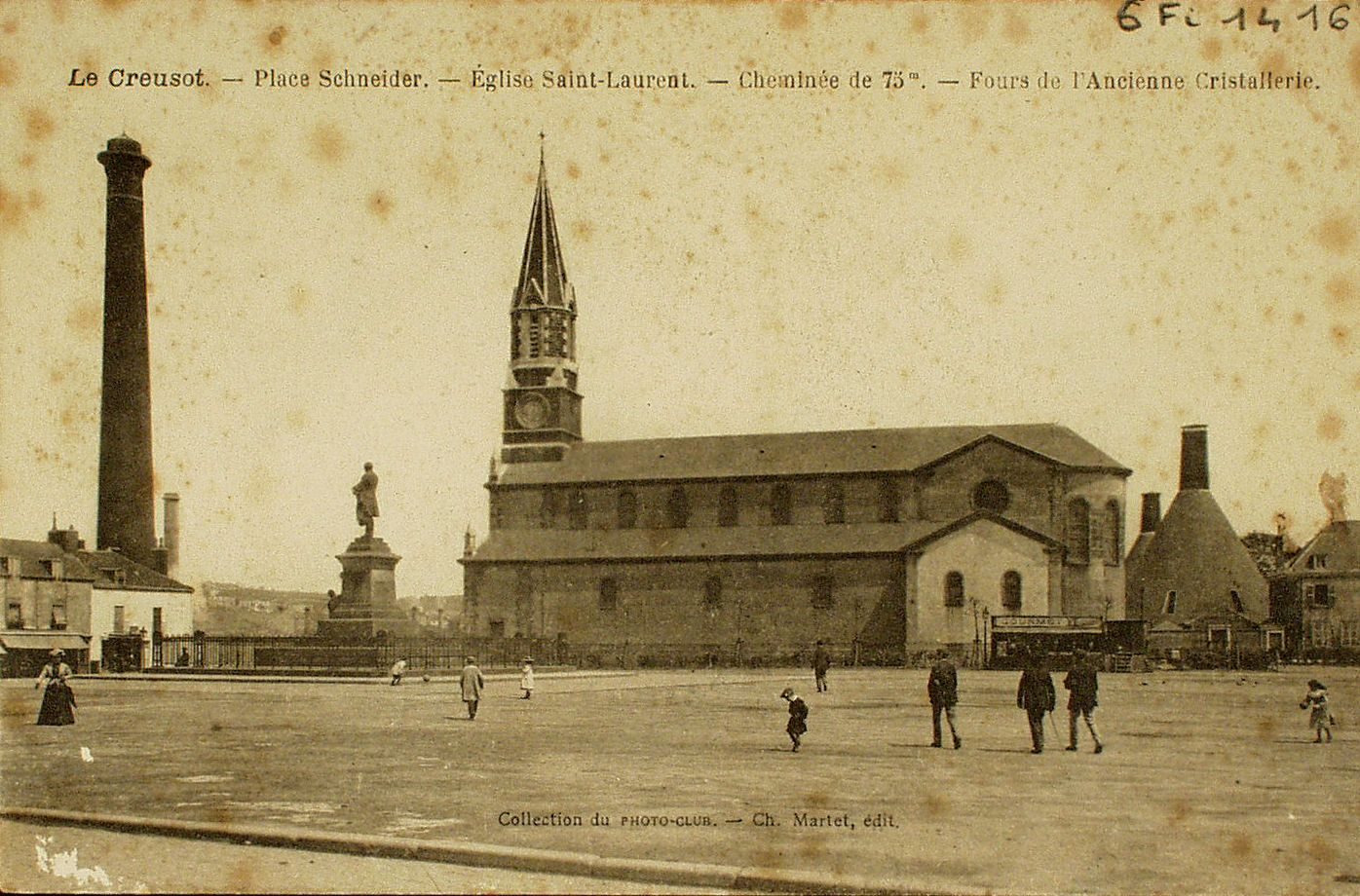 Le Creusot. Place Schneider. Eglise Saint-Laurent. Fours de l'ancienne cristallerie.