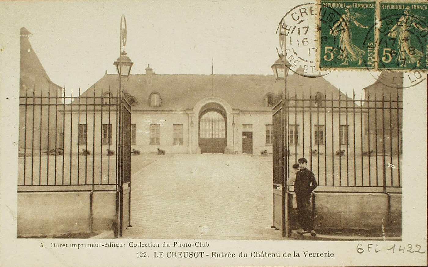 Le Creusot. Entrée du château de la Verrerie.
