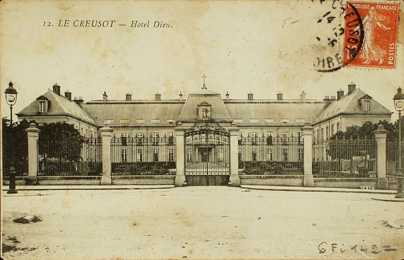 Le Creusot. Hôtel-Dieu.