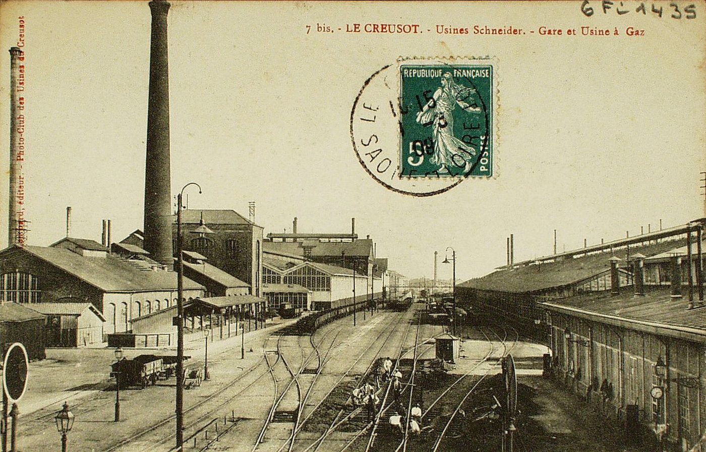 Le Creusot. Usines Schneider. Gare et usine à gaz.